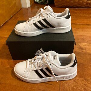 Adidas Grand Court Womens Tennis Sneaker, size 8